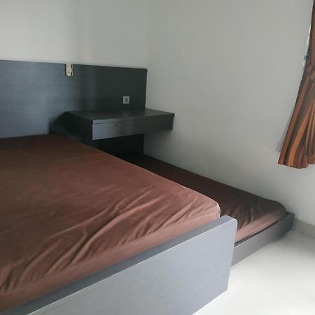 Oyo 90438 Mampang 34 Residence Джакарта Экстерьер фото