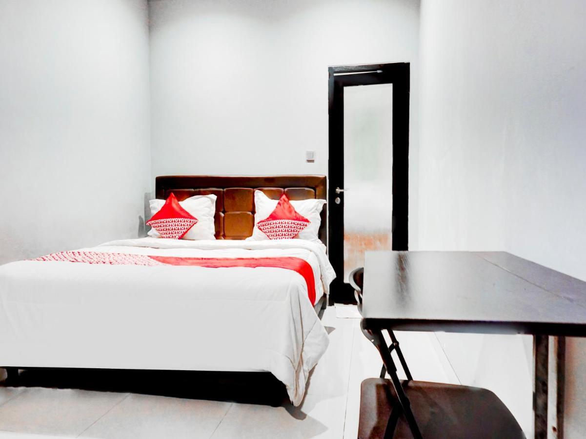Oyo 90438 Mampang 34 Residence Джакарта Экстерьер фото