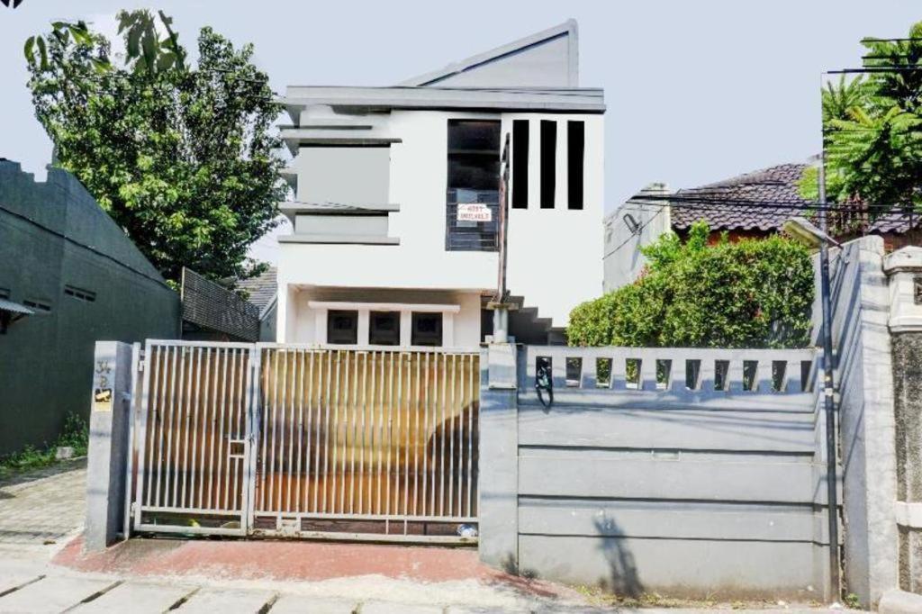 Oyo 90438 Mampang 34 Residence Джакарта Экстерьер фото